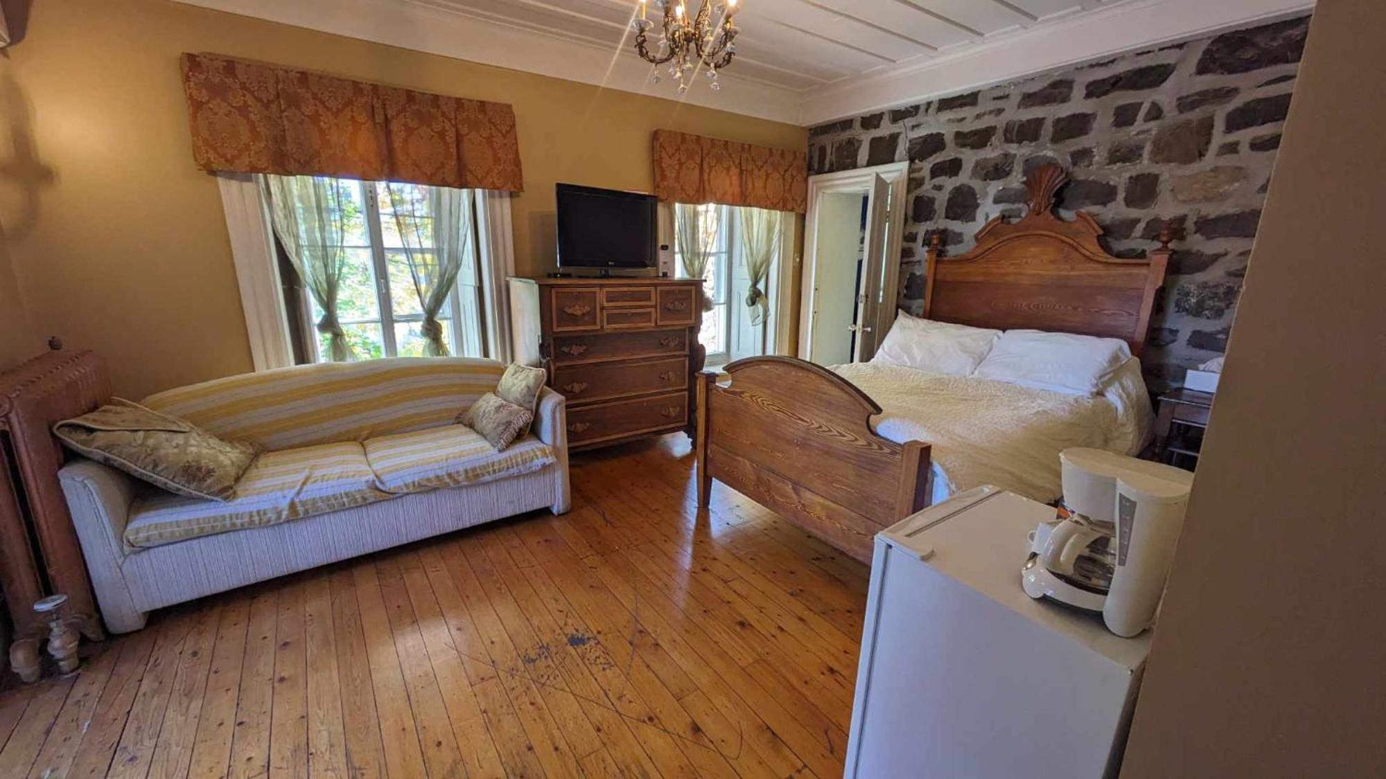 מלון מונמאני La Maison Rousseau מראה חיצוני תמונה