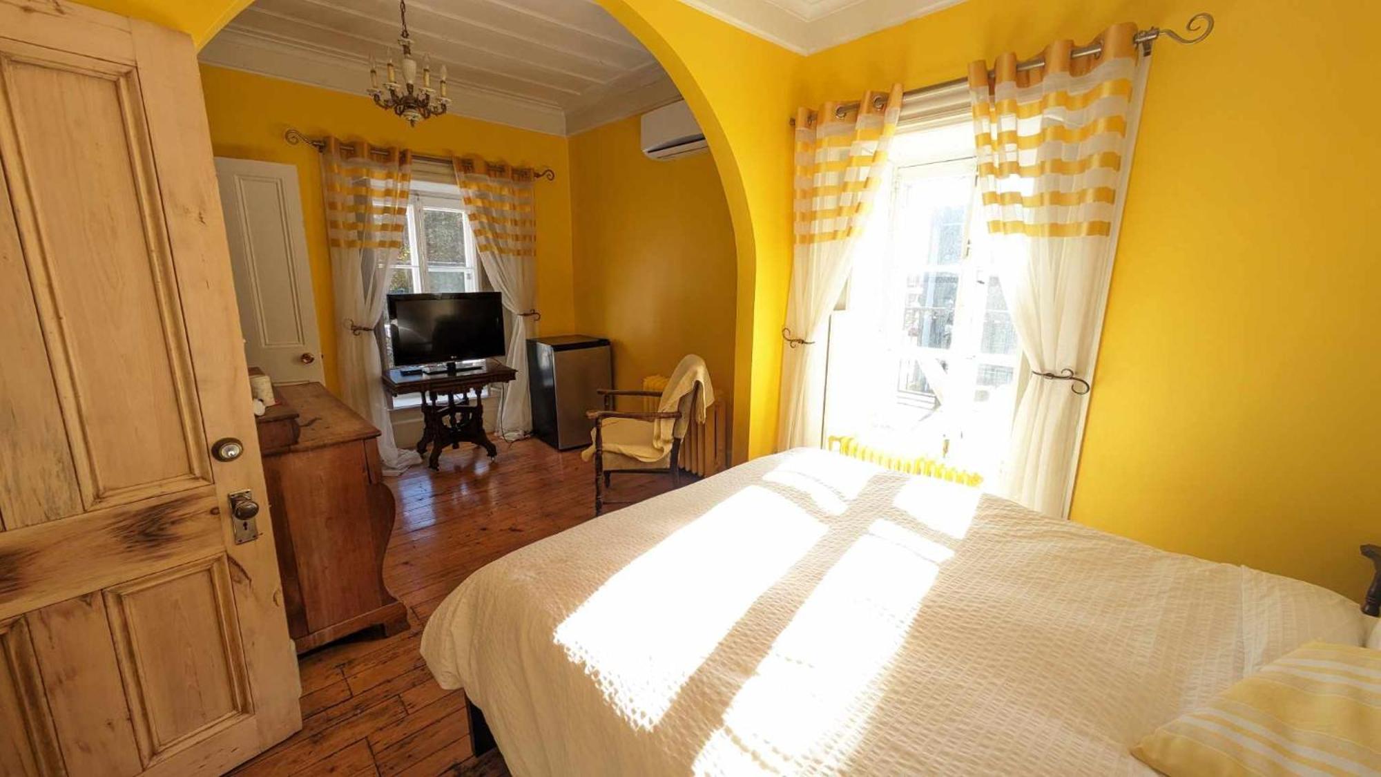 מלון מונמאני La Maison Rousseau מראה חיצוני תמונה